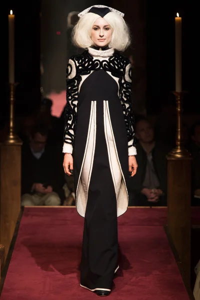 Look 23